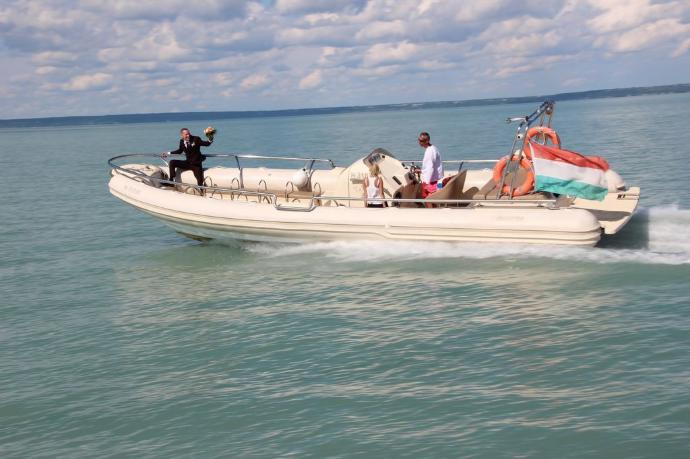 speedboat balaton