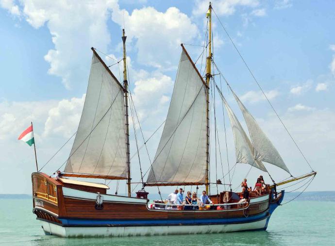 vitorlásbérlés siófok